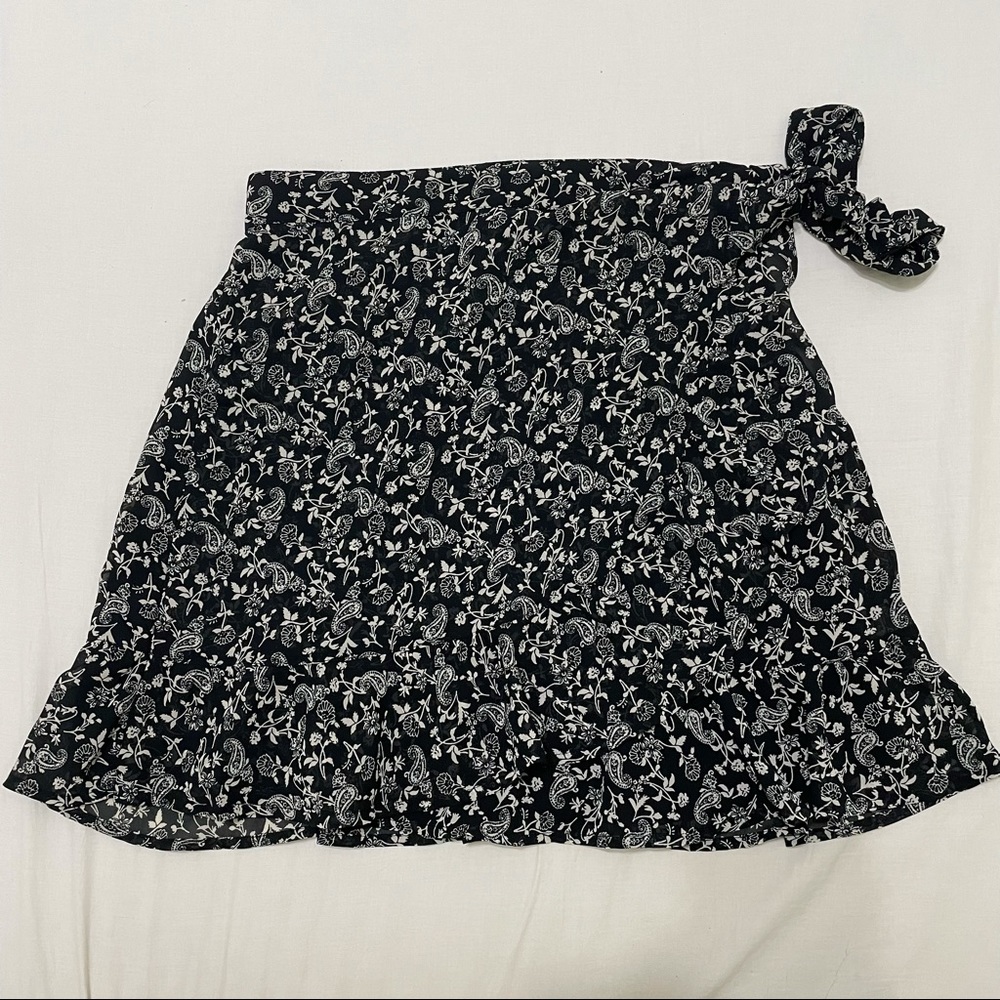 Hollister Ultra High-Rise Floral Shorts